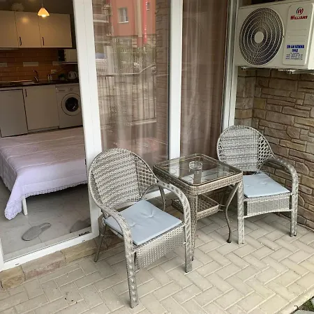 By The Sea Apartament *